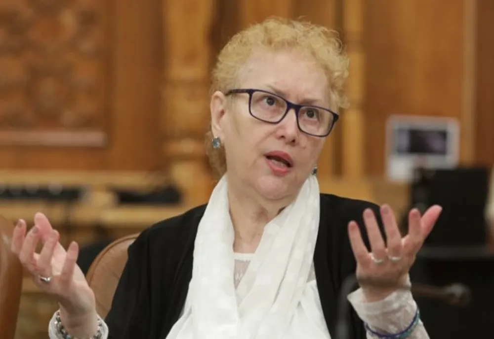 CCR a decis că revocarea Avocatului Poporului este neconstituţională. Renate Weber își va relua funcția