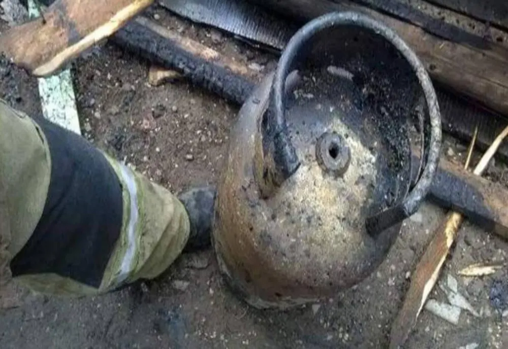 Explozie puternică într-un bloc de locatari. O femeie a ajuns la spital cu arsuri grave