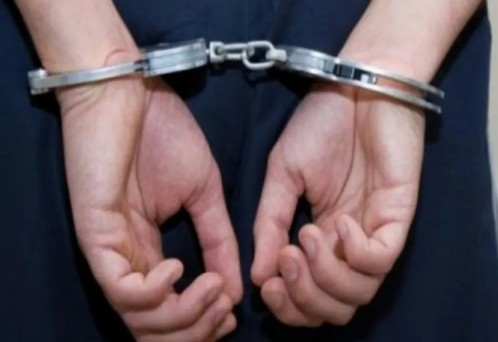 Tânăr de 19 ani, reţinut după ce a atins o femeie în zonele intime şi i-a propus să întreţină cu el relaţii sexuale, fapta având loc pe o stradă din Craiova