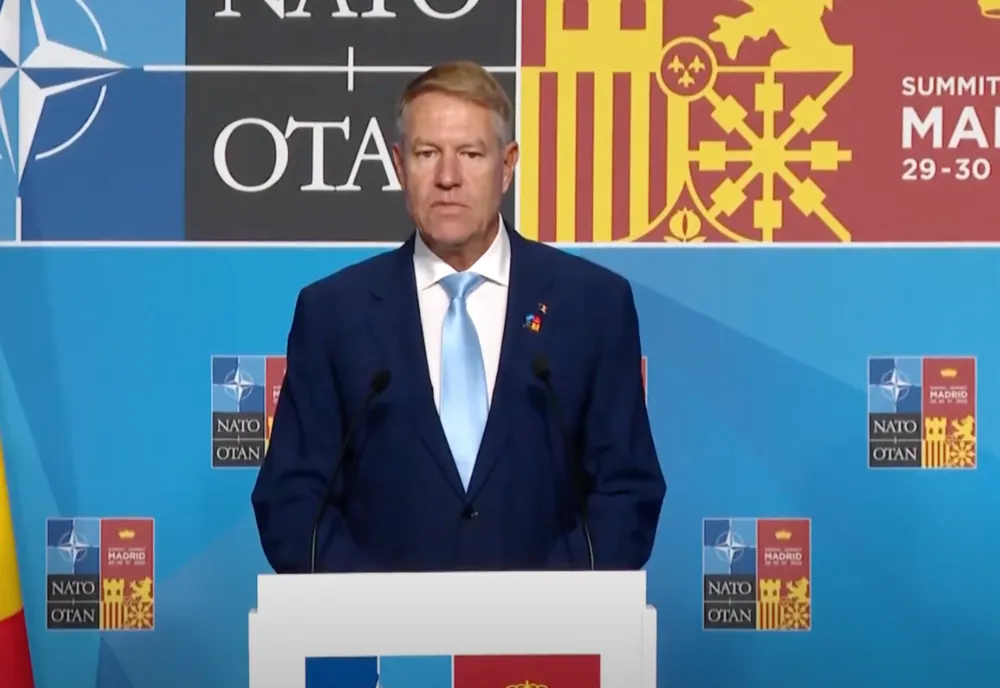 Iohannis, la întâlnirea cu membri ai comunităţii româneşti de pe Coasta de Vest a SUA: Românii şi nu stau degeaba, se implică, muncesc. România merge bine. Economia creşte
