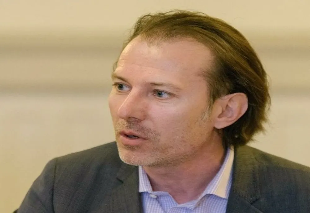 Florin Cîţu: Fac apel la colegii liberali să lase orgoliile deoparte şi să voteze proiectul de lege pentru reducerea contribuţiilor cu 5 puncte procentuale. Datorăm acest lucru românilor!