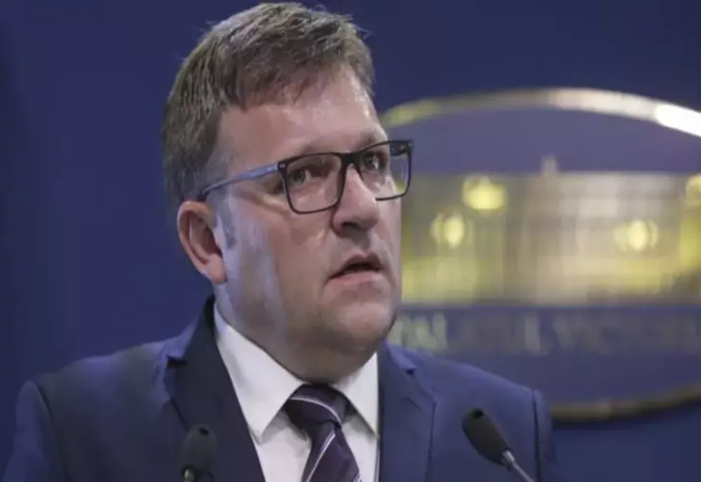 Angajații în concediu medical, verificați acasă de poliție. Reacția ministrului Muncii, Marius Budăi