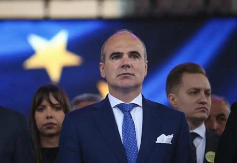 RAREȘ BOGDAN ANUNȚĂ CINE SE DUCE ÎN TURUL 2: ”VOTUL PE ZONA SUVERANISTĂ S-A ÎMPĂRȚIT.” DIASPORA, MAREA NECUNOSCUTĂ 