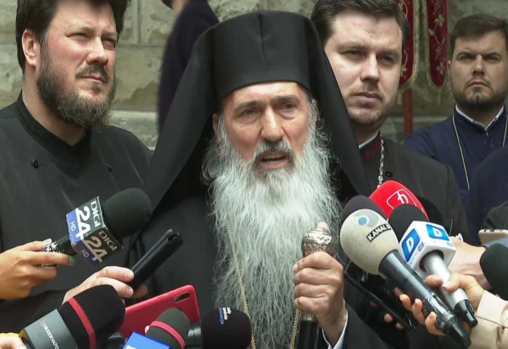 Scandal la vârful Bisericii Ortodoxe Române. Purtătorul de cuvânt al Patriarhie a lansat un atac extrem de dur la adresa Arhiepiscopului Tomisului