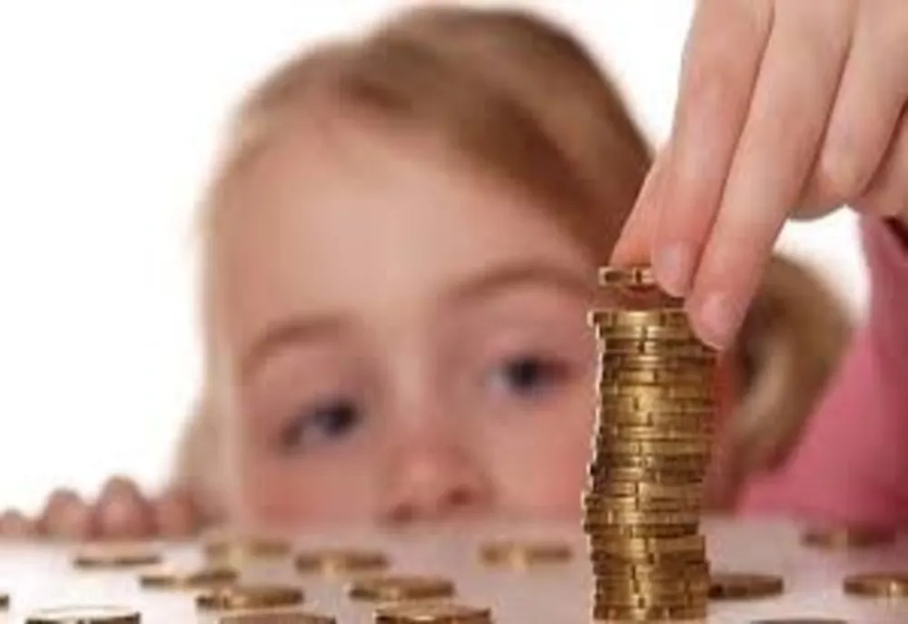 Banii intră mai devreme pentru milioane de români: când se plătesc alocațiile, indemnizațiile și drepturile persoanelor cu dizabilități