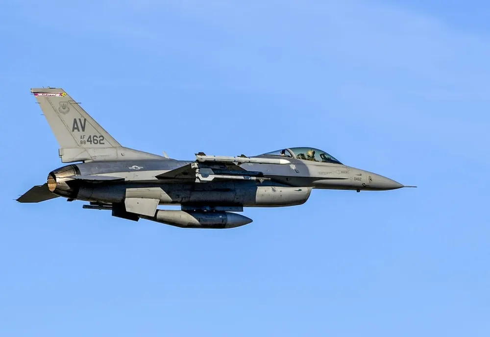 Alertă în nordul județului Tulcea. Două avioane F-16 au fost ridicate de la sol după detectarea unei ținte aeriene