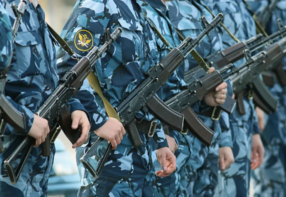 Proiect de lege controversat în Rusia: Cei care răspândesc informații false despre armată rămân fără case și bani
