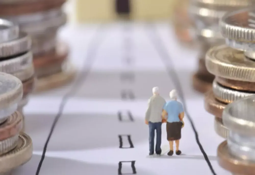 AUR PROPUNE CA PILONUL II DE PENSII SĂ DEVINĂ OPȚIONAL. CE OPȚIUNI AU ROMÂNII CARE DEJA CONTRIBUIE? 