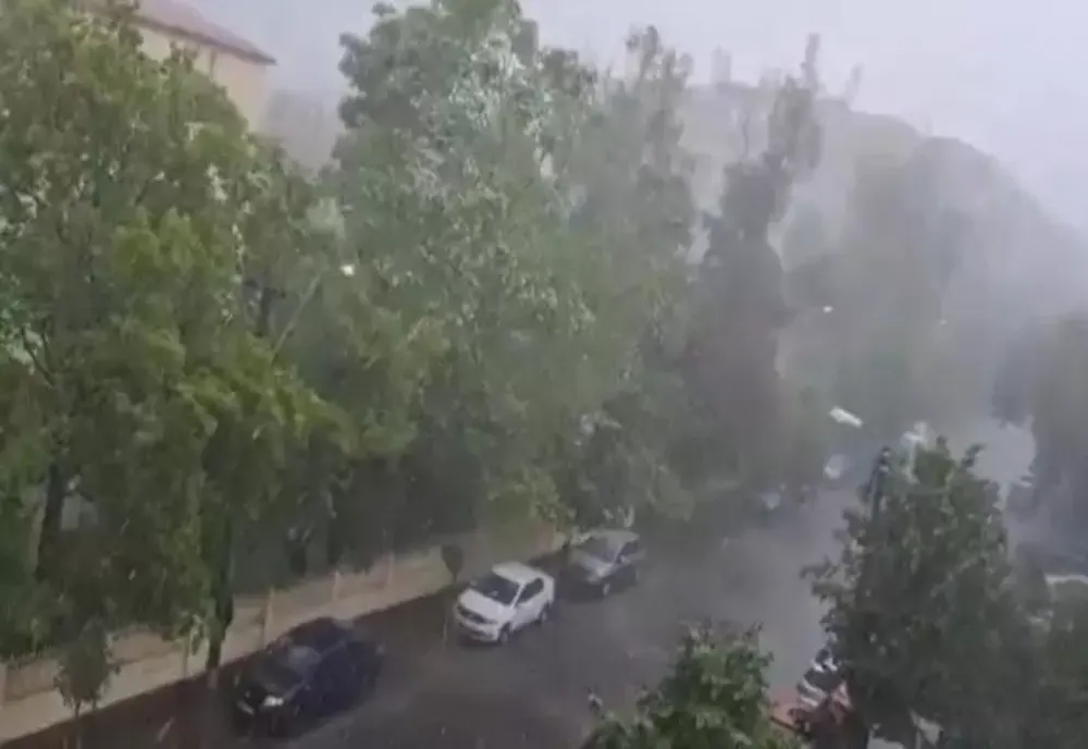 Două zile de extreme meteo: caniculă de până la 39 de grade și furtuni puternice în aproape toată țara