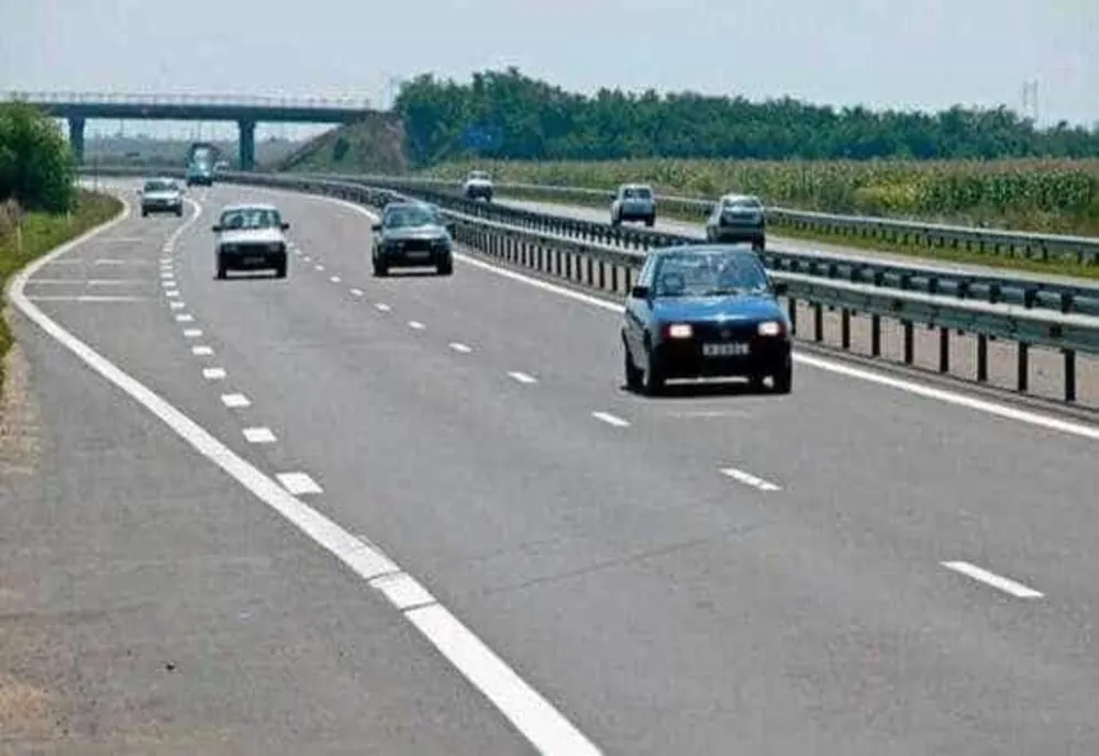 Restricții pe drumurile din 35 de județe, luni și marți, din cauza codului roșu de caniculă