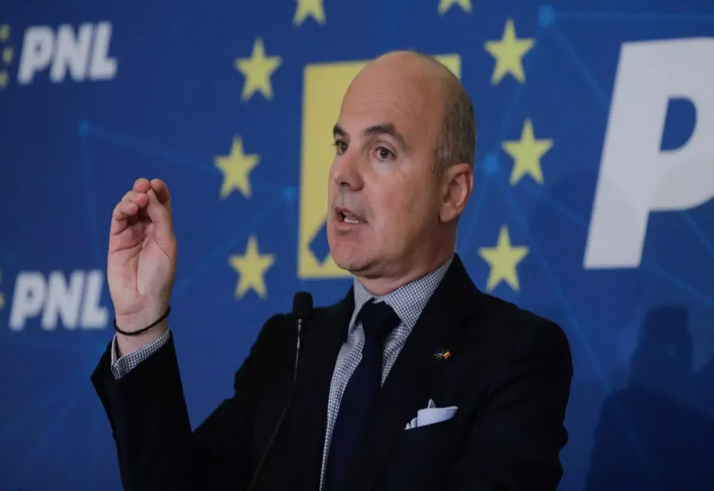 Rareș Bogdan, atac devastator la Bolojan: „Un farseur nepriceput, dar agresiv și încăpățânat căruia îi place să fie lăudat”