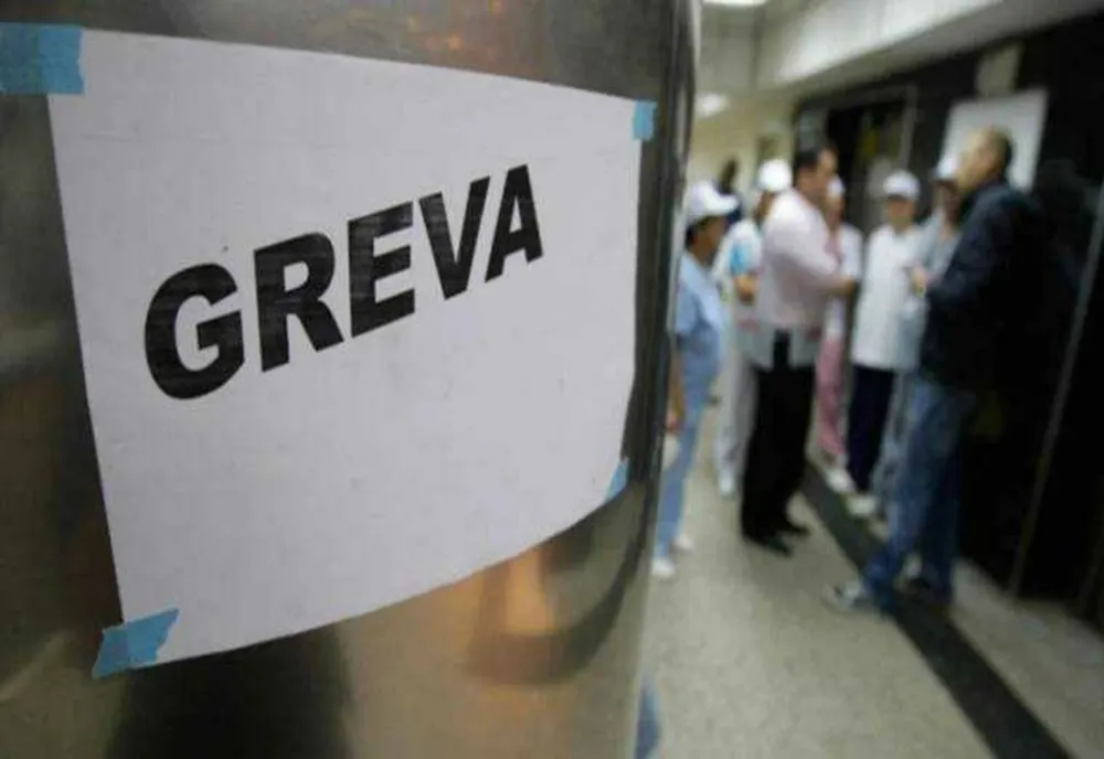 Grevă în peste 500 de spitale din țară, luni. Revoltă față de noua lege a salarizării, medicii își întrerup activitatea timp de două ore
