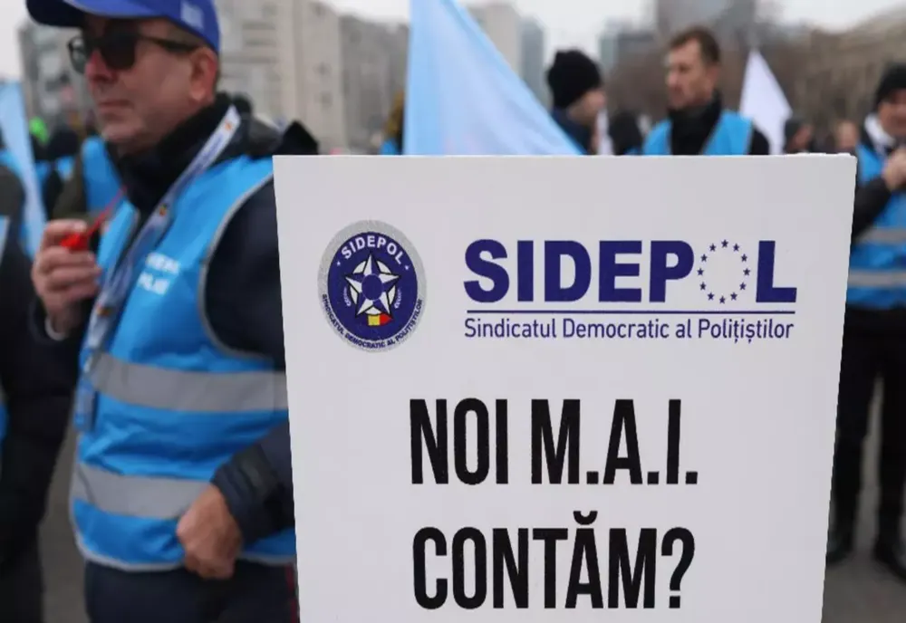 ORDONANŢA TRENULEŢ SCOATE OAMENII ÎN STRADĂ
