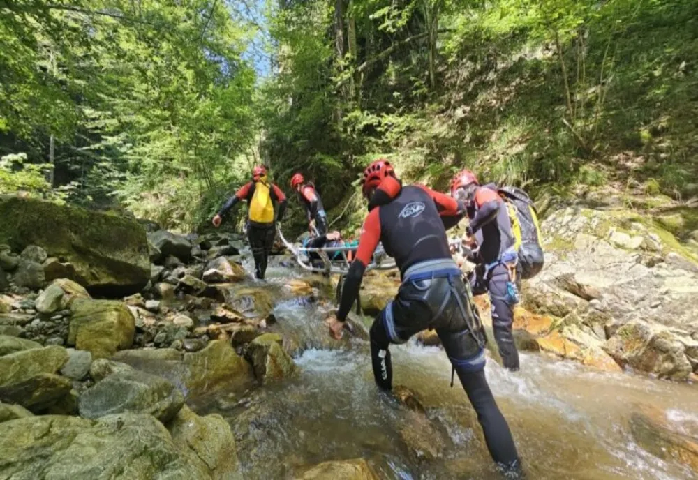Tragedie în Cheile Turzii. Un tânăr de 22 de ani a murit după o cădere de la mare înălțime