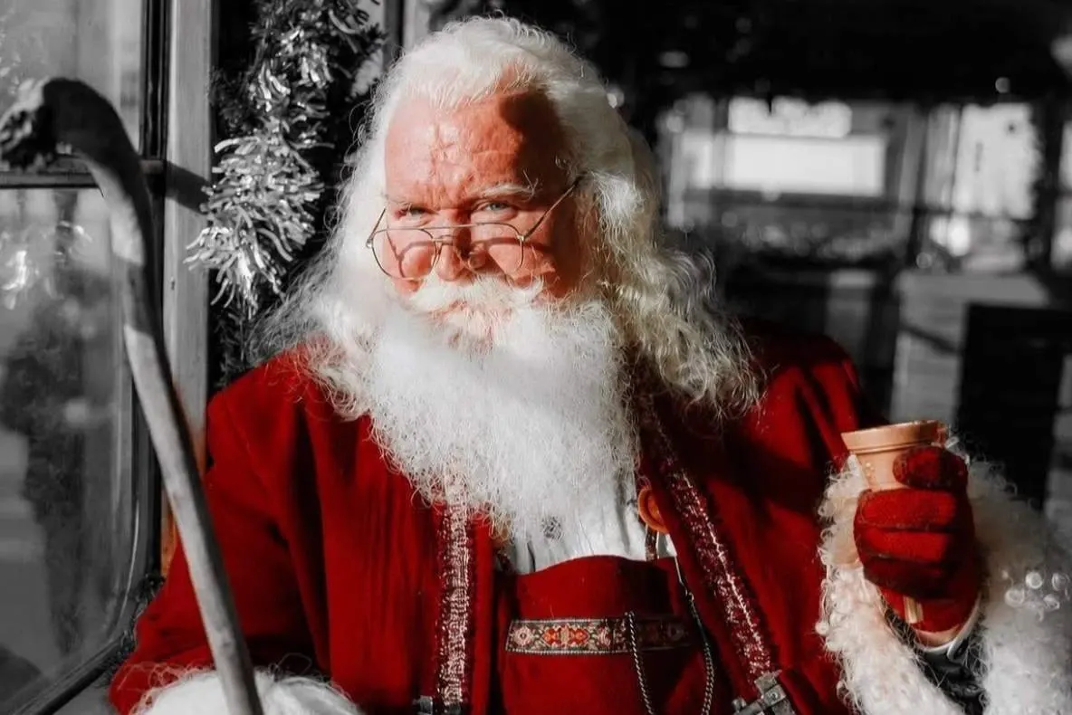  Doliu la Oradea. A murit Cornel Bubui, românul care a fost ani la rând „Moș Crăciun”. Avea 66 de ani