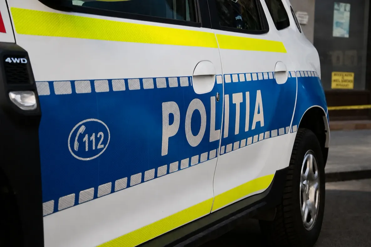 Un bărbat din Maramureș și-ar fi agresat concubina și a fugit cu fetița de un an