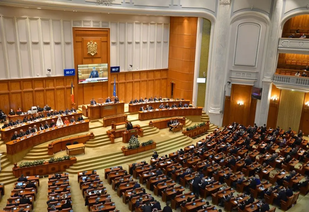 Obligativitatea certificatului verde la locul de muncă intră în dezbaterea comisiilor din Camera Deputaţilor. Când vor vota deputații