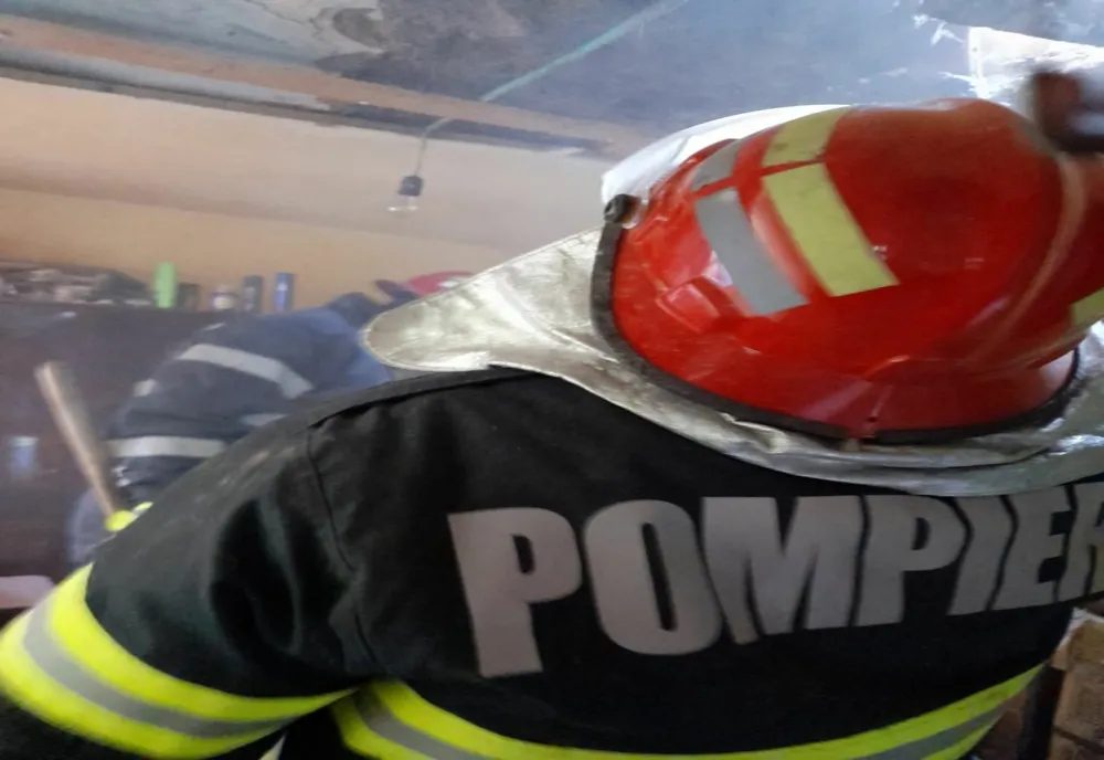 Se putea sfârși cu o tragedie: Doi copii din Republica Moldova și-au blocat tatăl invalid în casă și au dat foc locuinței