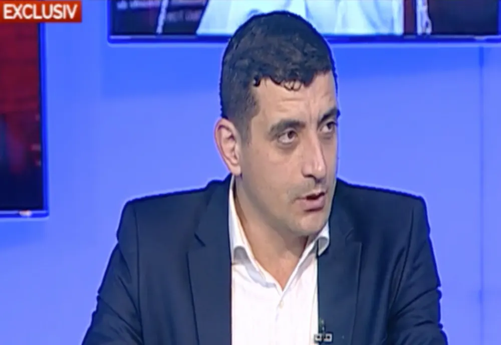 George Simion îl face ”dement” pe cel care l-a stropit cu cerneală la Iași