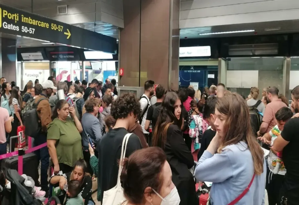 Ajutor pentru pasagerii afectați de suspendarea zborurilor Blue Air. Companiile aeriene care pun la dispoziţie bilete