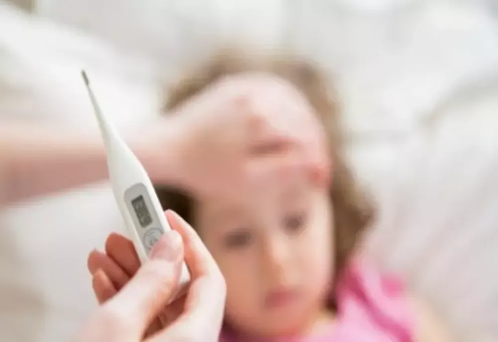 Care sunt simptomele gripei și când trebuie să mergem cu copilul la Urgențe. Medic: Hidratarea e foarte importantă