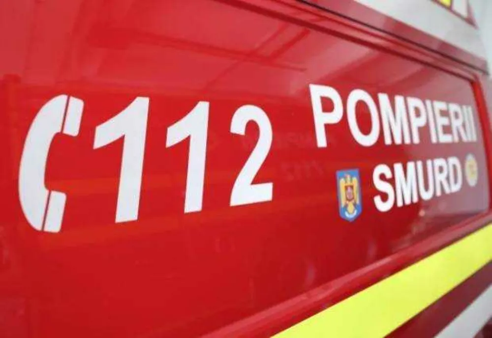 Incident grav la Ministerul Transporturilor: un lift cu șase persoane s-a prăbușit. Trei oameni, transportați la spital