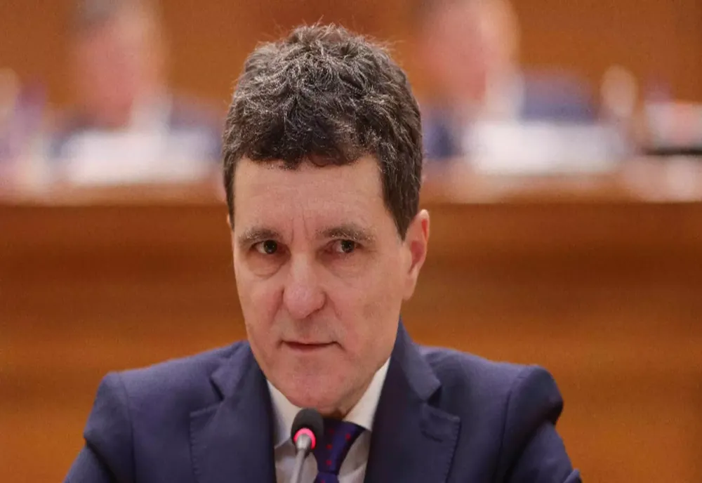  Nicușor Dan reia negocierile pentru formarea guvernului. Ce variante‑surpriză sunt vehiculate