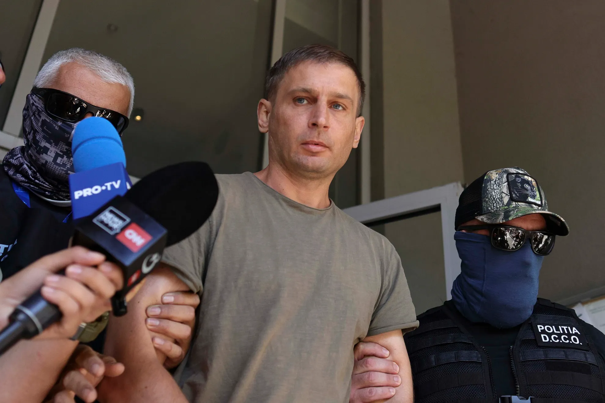 Bărbatul, în vârstă de 40 de ani, este originar din Novosibirsk și a fost cercetat într-un dosar de tâlhărie în 2009. Foto/Inquam Photos/Octav Ganea