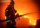 Incendiu puternic în Carei. O hală arde pe o suprafaţă de 200 de metri pătraţi